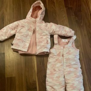 3T snowsuit. Overalls, coat & pink fleece. Included: hats, gloves & sneakers